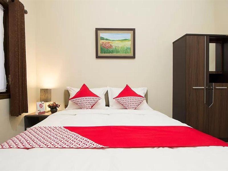 Oyo 572 Omah Gedongkuning Syariah Homestay Yogyakarta Kültér fotó